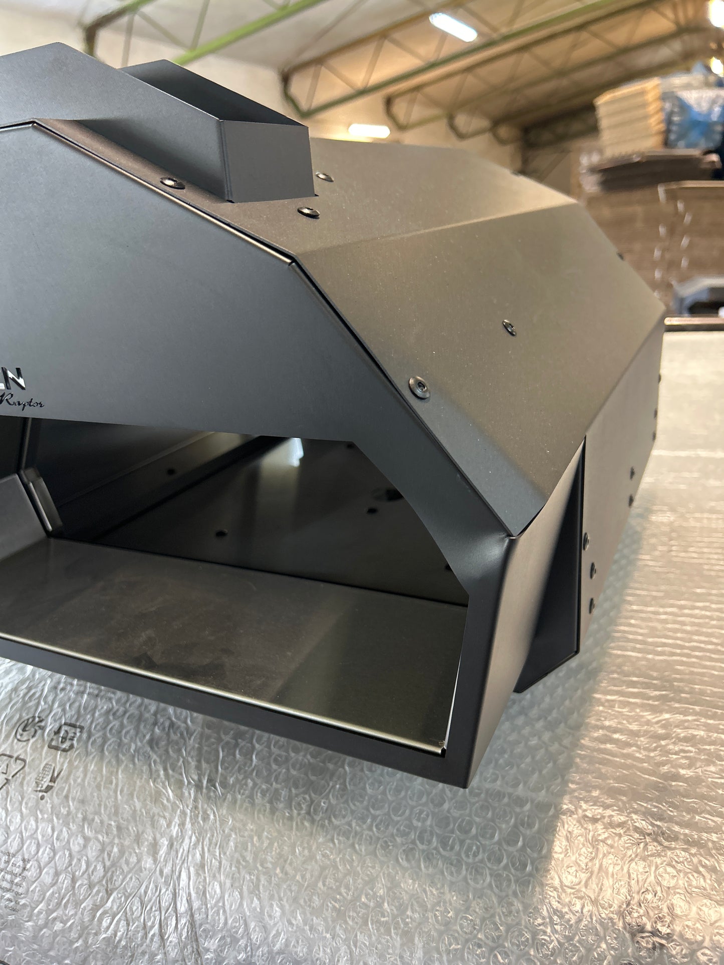 T2 Glowen Raptor Black Multi-Fuel Pizza Oven - Display model