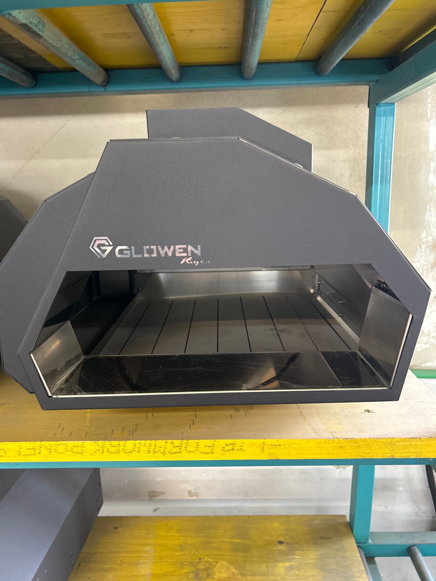 T3 Glowen Raptor Black Multi-Fuel Pizza Oven - Display model
