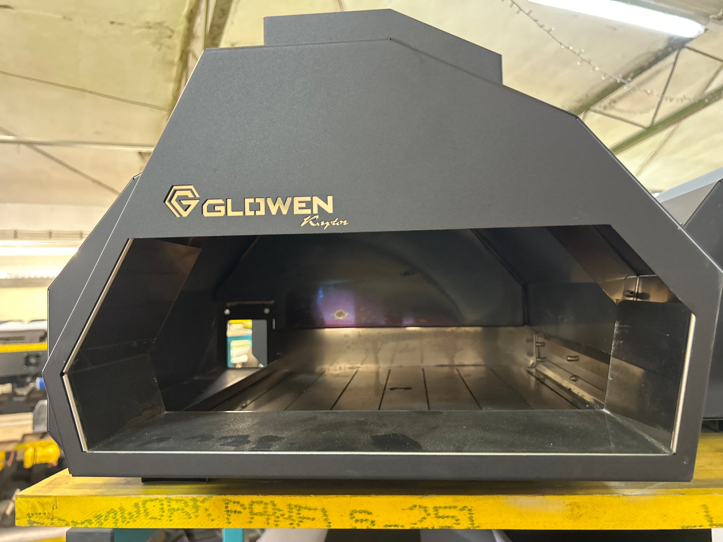 T2 Glowen Raptor Black Multi-Fuel Pizza Oven - Refurbished model